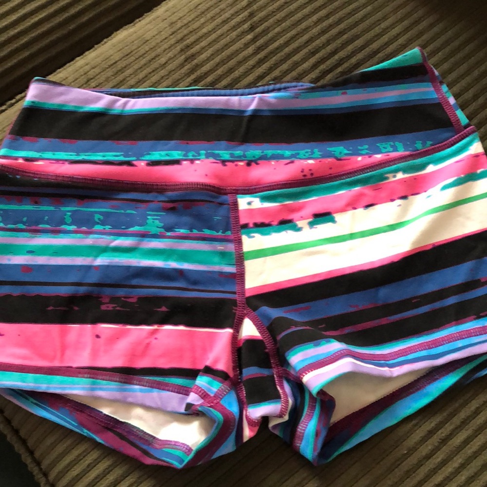 Savage barbell booty shorts